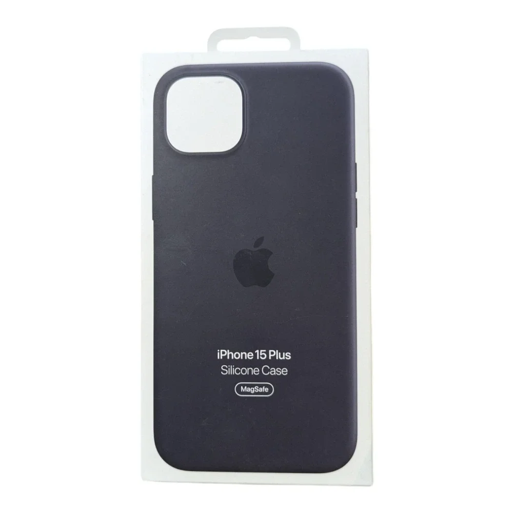 O1. Apple Silicone Case with MagSafe for iPhone 15 Plus - Black